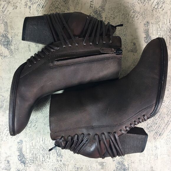 Dolce Vita Harvie Ankle bootie - Picture 8 of 15